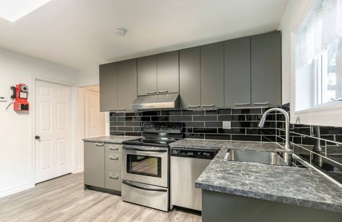Longueuil House | Longueuil,free parking,2 bedroom
