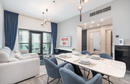 Trade Centre 1 Apartment | Look at me I'm cool & central