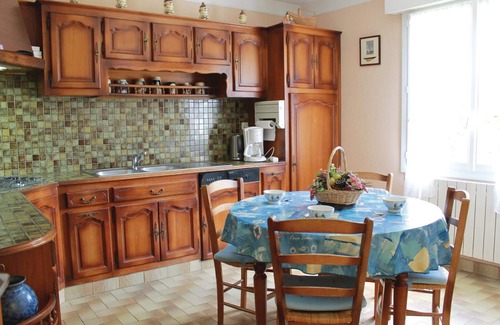Ploneour-Lanvern House | Look forward to a relaxing family vacation in this vacation home.
