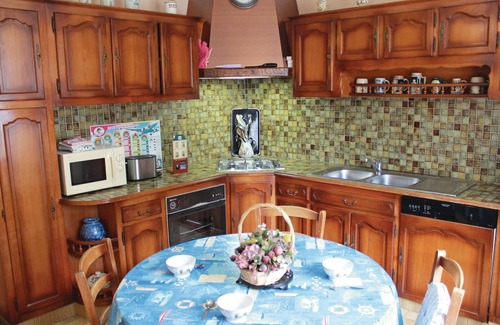 Ploneour-Lanvern House | Look forward to a relaxing family vacation in this vacation home.