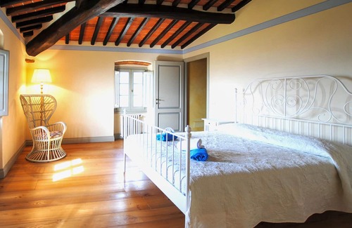 Pistoia House | Look forward to a wonderful vacation in this appealing vacation home with a great landscape panorama