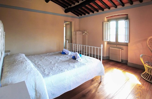Pistoia House | Look forward to a wonderful vacation in this appealing vacation home with a great landscape panorama