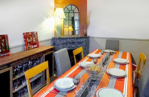 Servon House | Look forward to a wonderful stay in this spacious and cozy vacation home in a rural setting.