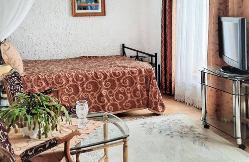 Ustka House | Look forward to a wonderful family vacation in this spacious vacation home with shared outdoor pool