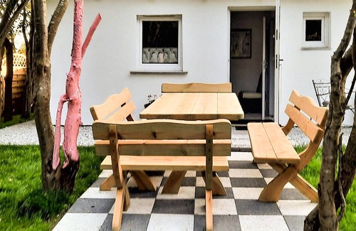 Ustka House | Look forward to a wonderful family vacation in this vacation home with shared outdoor pool