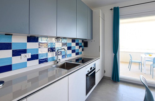 La Muddizza Apartment | Look forward to an unforgettable sea panorama in this comfortable vacation apartment!