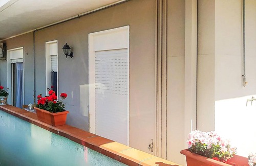 Gaggi Apartment | Look forward to this pleasant vacation home in Gaggi.