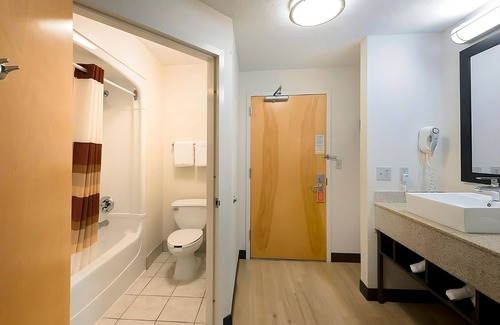 East Garden City House | Look No Further! 2 Great Units, Close to Famous Dave's Bar-B-Que, Pets Allowed!