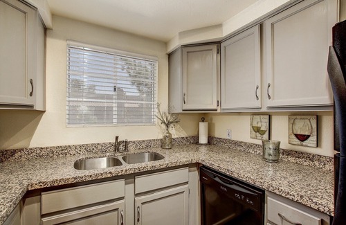 Central Scottsdale Condo | Look No Further! Resort Like Condo - 2 BD (Kings)/2 Full BA +3 Pools!