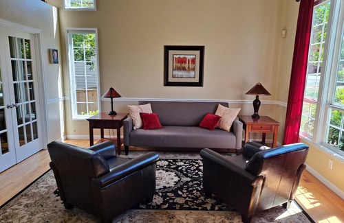 Sammamish House | Looking for an extended stay? Single Family Home 2 Blocks from Christa McAuliffe