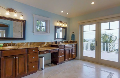 Cutthroat Harbor Estates House | Looking for the ultimate Keys Vacation here it is 4 bedroom 3.5 Bath Pool Home