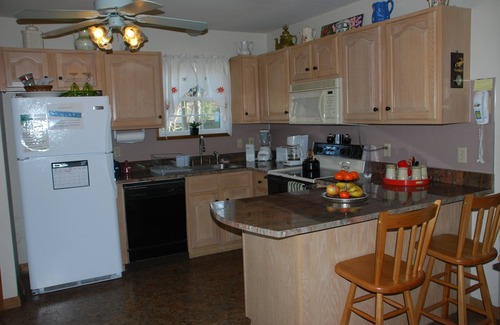 Albrightsville Ski Chalet | Looking forward to Fall? Hike and relax in the Poconos! Stay at this cozy chalet
