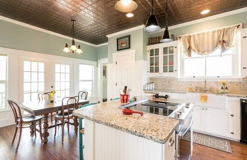 Fredericksburg House | Lookout Hill Cottage | Wonderful Views | Near Luckenbach