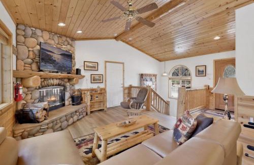 Whispering Forest House | Lookout Lodge #2128 by Big Bear Vacations
