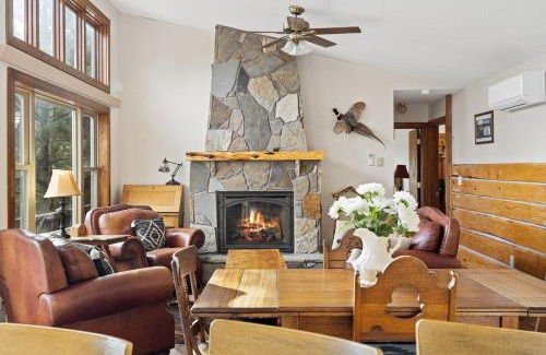 Custer House | Lookout Lodge
