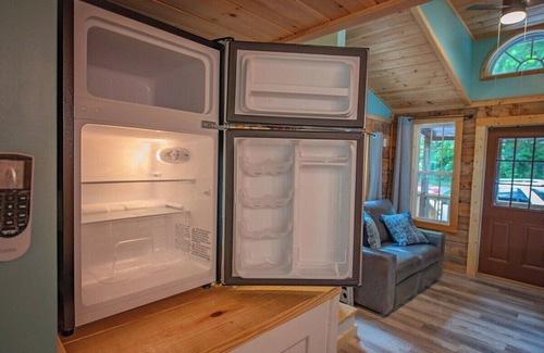 Lookout Valley Neighborhood Association Apartment | Lookout Tiny Cabin | 5 Min to Downtown Chattanooga