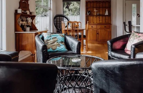 Bicheno Apartment | Lookout Vista ~ Captivating Views, Modern Property