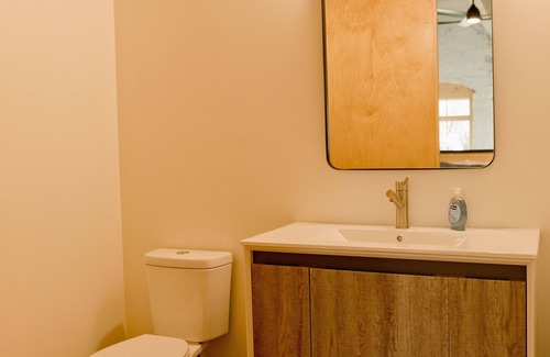 Dalton Hotel | Loom Room Retreat