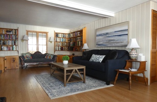 Winthrop House | Loon Cove Lake House