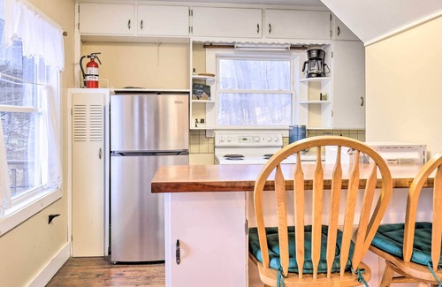 Scottsburg Cottage | Loon Lake Hideaway w/ Kayaks & Fishing Gear!