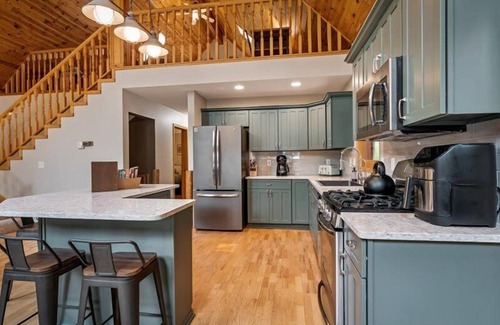 Crosby Cabin | Loon Star Lodge- close to bike trails and Crosby