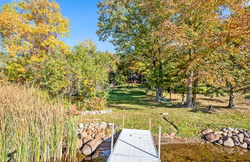 Crosby Cabin | Loon Star Lodge- close to bike trails and Crosby