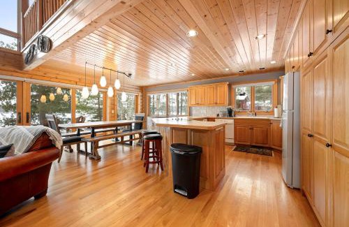 Grand Rapids House | Loon Star Lodge - Three Bedroom Log Home