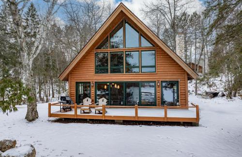 Grand Rapids House | Loon Star Lodge - Three Bedroom Log Home
