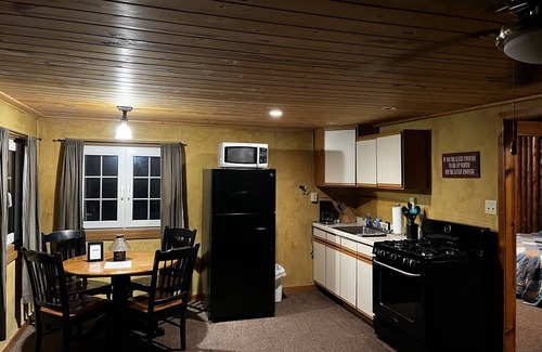 Isle Cabin | Loons Lodge Cabin at Castles Resort is right on the Mille Lacs Lake !