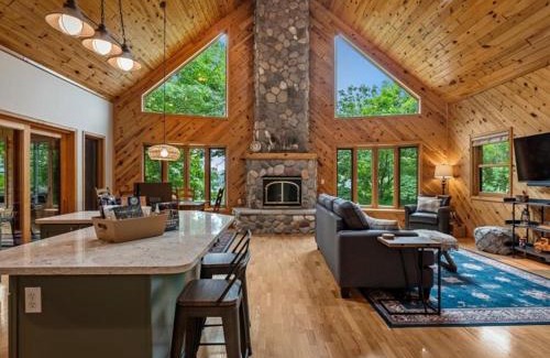 Crosby House | Loonstar Lodge