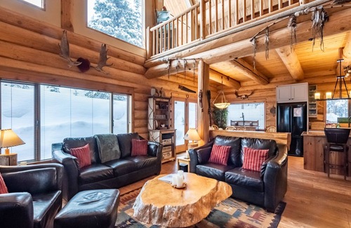 Okanagan-Similkameen House | Loor-U-Inn. Luxury Log Home/7 Beds & Hottub Apex Mountain