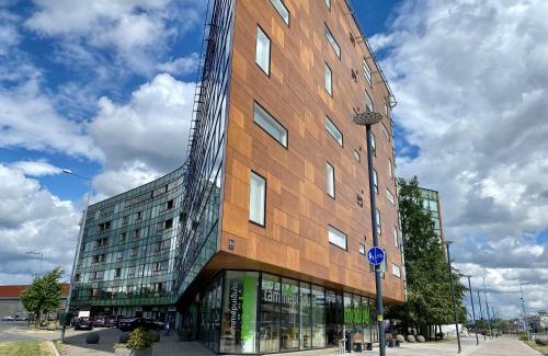 Kesklinn Apartment | Lootsi Haven - Modern City Apartment with Free Parking