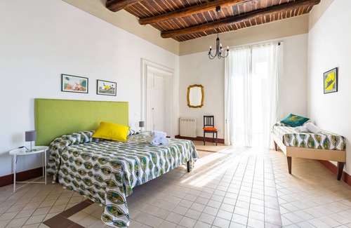 Historical Center Apartment | Lopez 20 - a Big Family Apartment