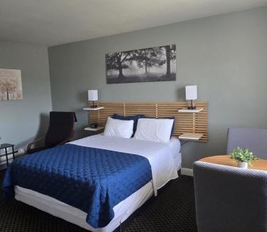 Kingston Hotel | Lord Nelson Motel