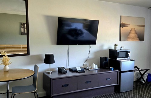 Kingston Hotel | Lord Nelson Motel