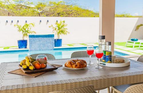 San Nicolas Zuid House | Lord's Suites