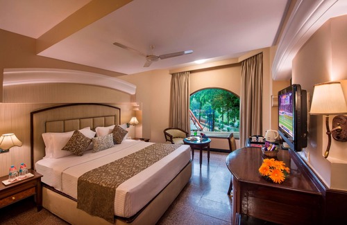 Sayajiganj Hotel | Lords Inn Vadodara