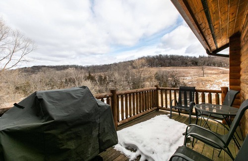 Dubuque Cabin | Lorelei Cabins Aster