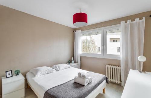 Bourg-l'Eveque Apartment | LORGERIL -appartement 2 chambres proche Mail
