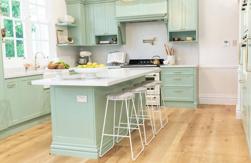 Lorn House | Lorn Rose Farm - 10 Acre Flower Farm with Swimming Pool + Firepit