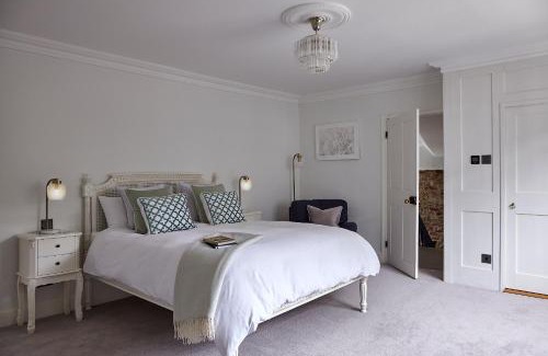 Totnes House | Lorna House Totnes