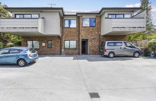 Hamilton Apartment | Lorne Apartments