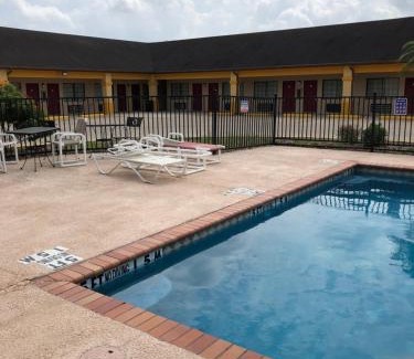 Los Fresnos Hotel | Los Fresnos Inn and Suites
