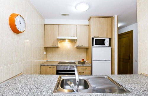 La Pineda Apartment | LOS JUNCOS 2