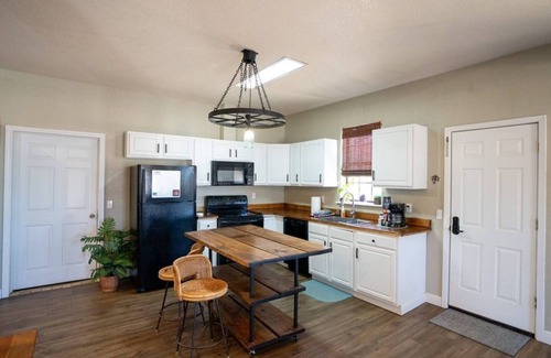 Mason House | Los Sueños -Stylish Spanish Stucco Home located in the "Gem of the Hill Country"