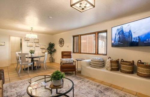 Alamedan Valley House | Los Ranchos Elegant Adobe