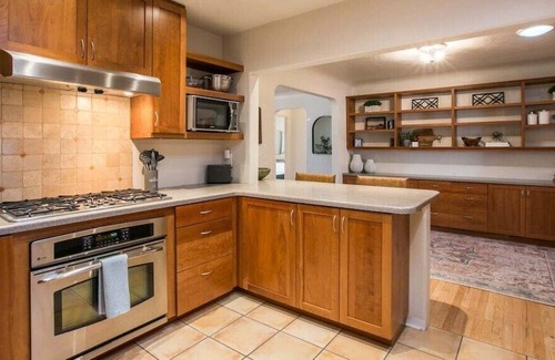Alamedan Valley House | Los Ranchos Elegant Adobe