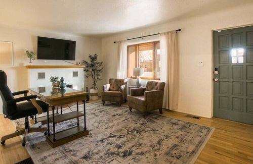 Alamedan Valley House | Los Ranchos Elegant Adobe