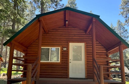 Grantsdale Cabin | Lost Horse Lodge - Double Queen Cabin #21