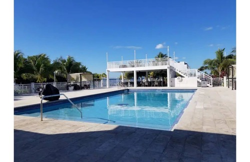 Key Largo RV Rental | lot #341 for your RV/Camper full hookups